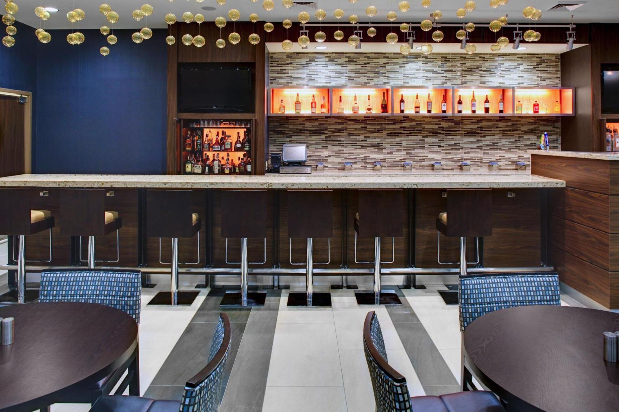 Courtyard Atlanta Decatur Downtown/Emory Hotel Ngoại thất bức ảnh