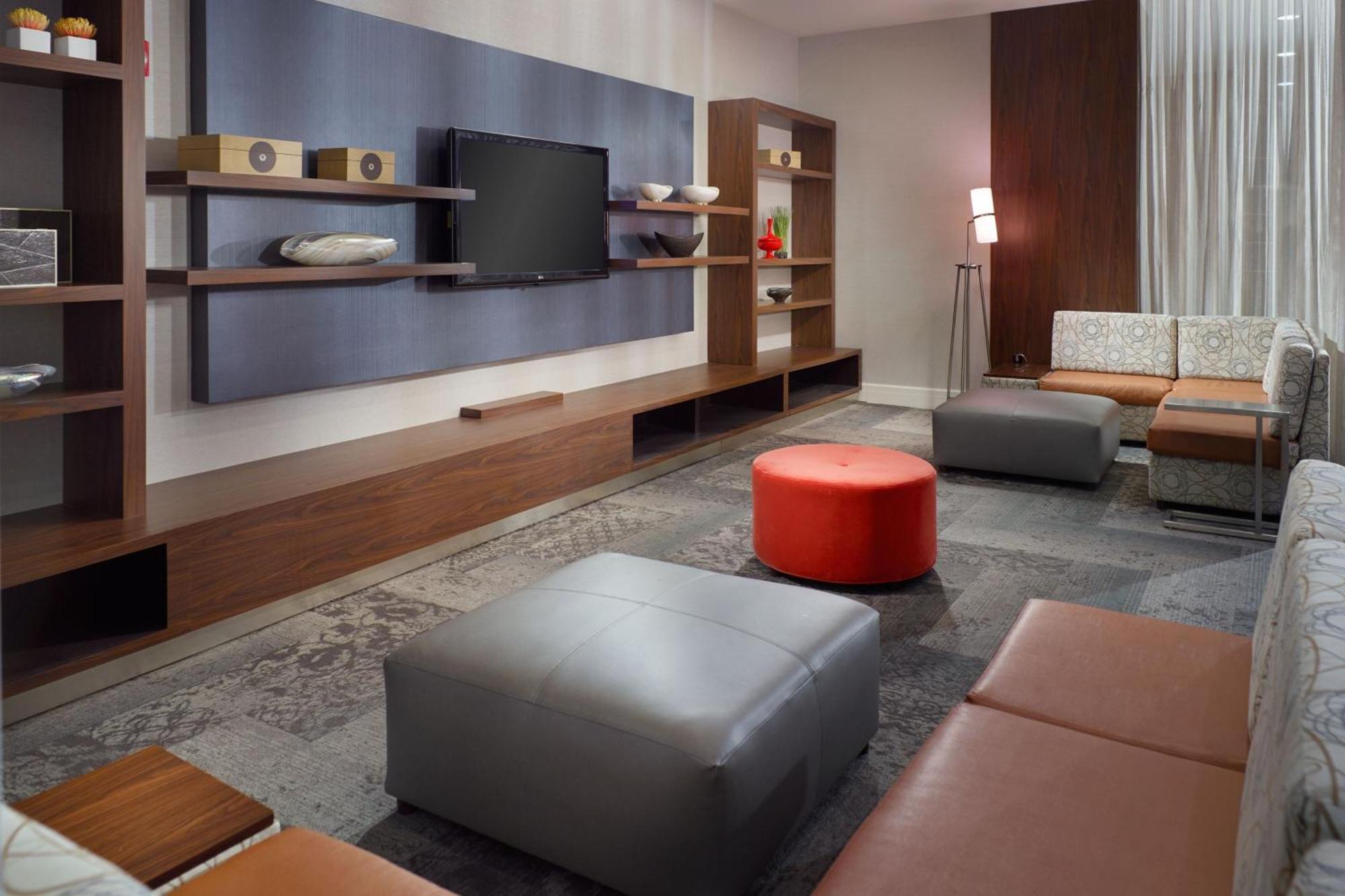Courtyard Atlanta Decatur Downtown/Emory Hotel Ngoại thất bức ảnh