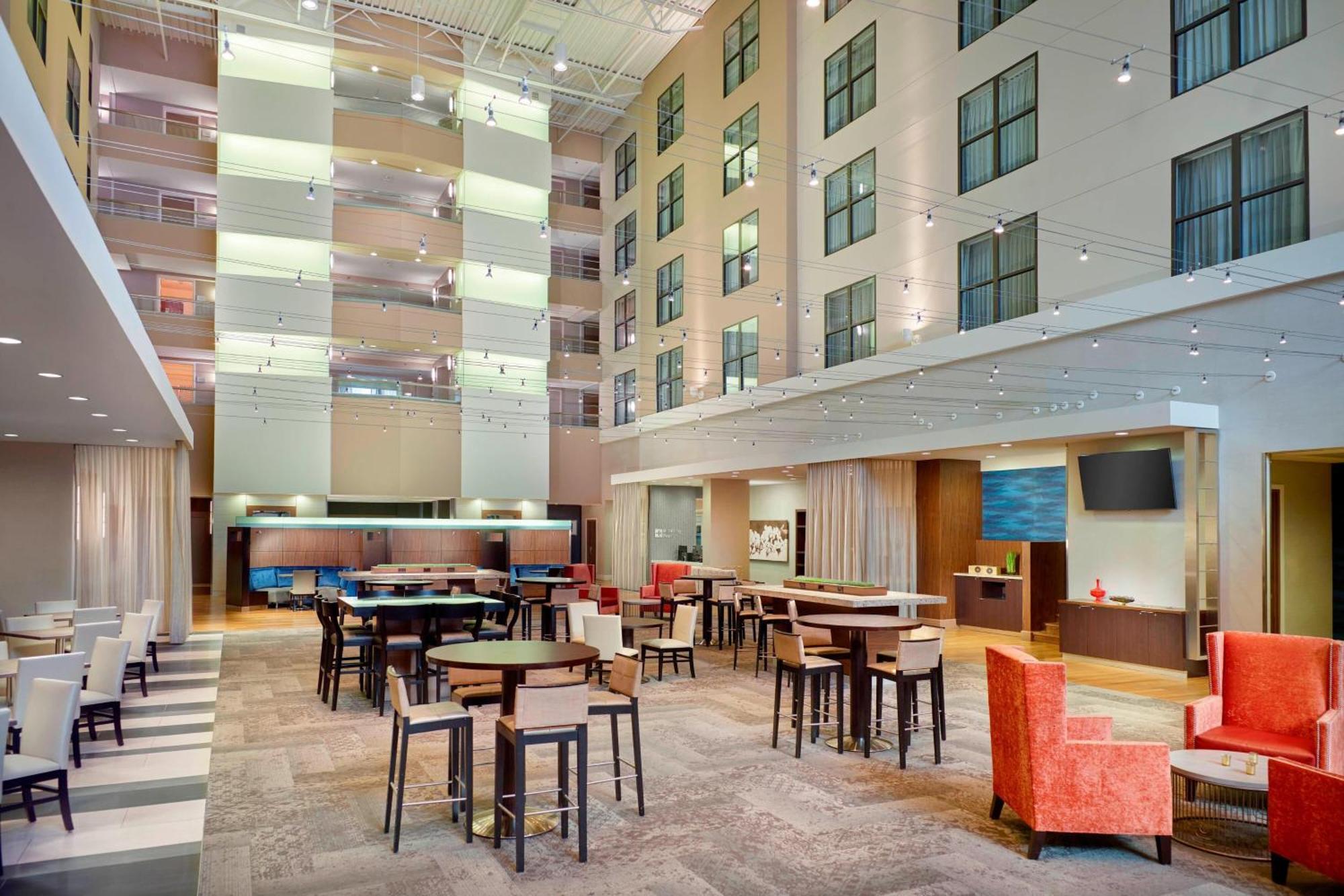 Courtyard Atlanta Decatur Downtown/Emory Hotel Ngoại thất bức ảnh