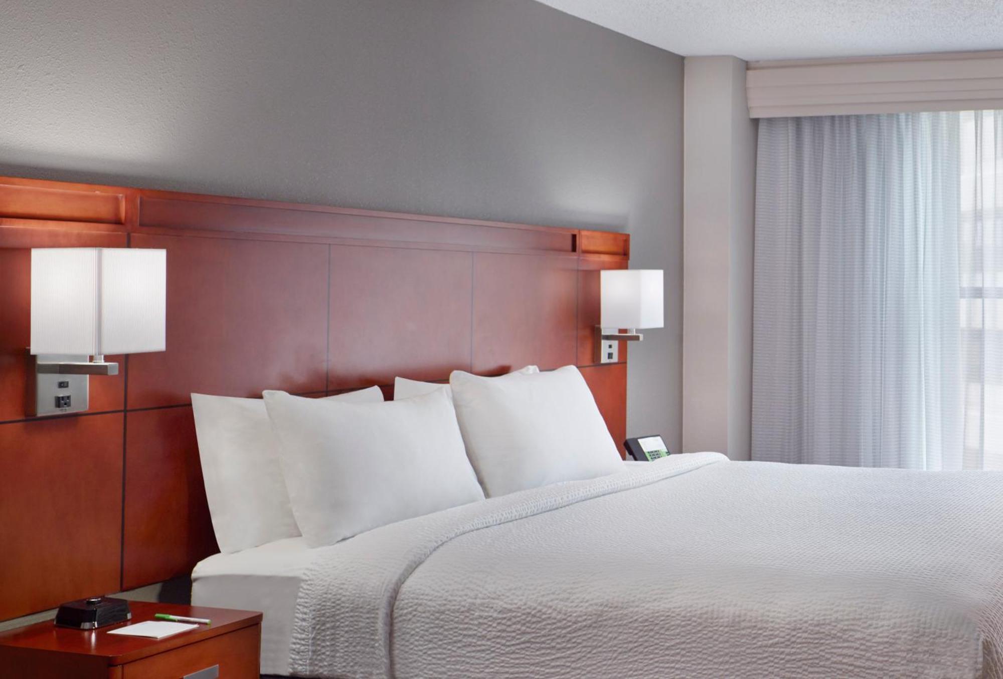 Courtyard Atlanta Decatur Downtown/Emory Hotel Ngoại thất bức ảnh