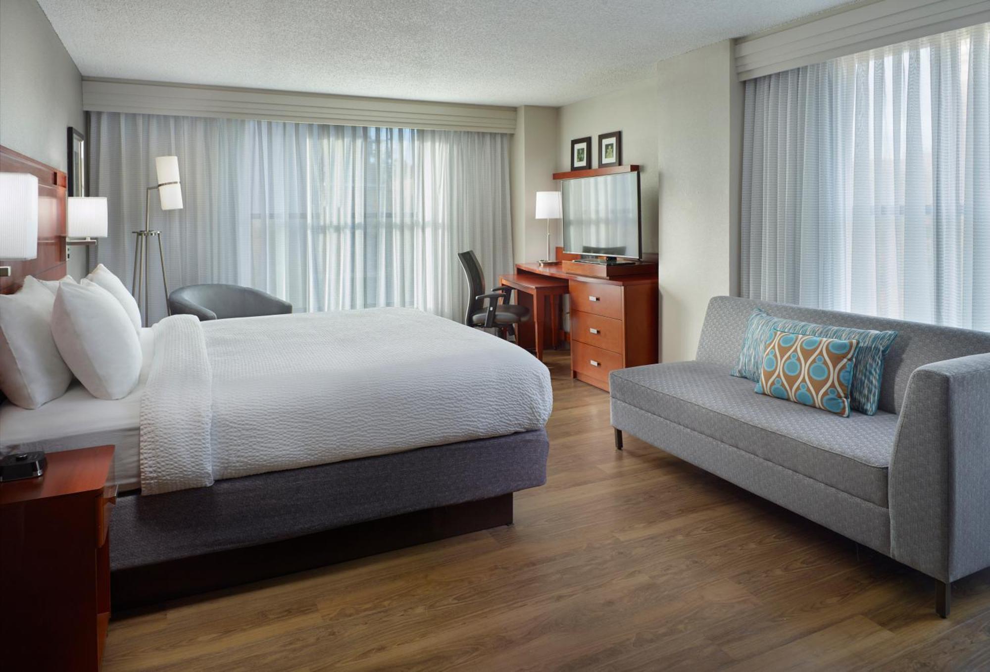 Courtyard Atlanta Decatur Downtown/Emory Hotel Ngoại thất bức ảnh