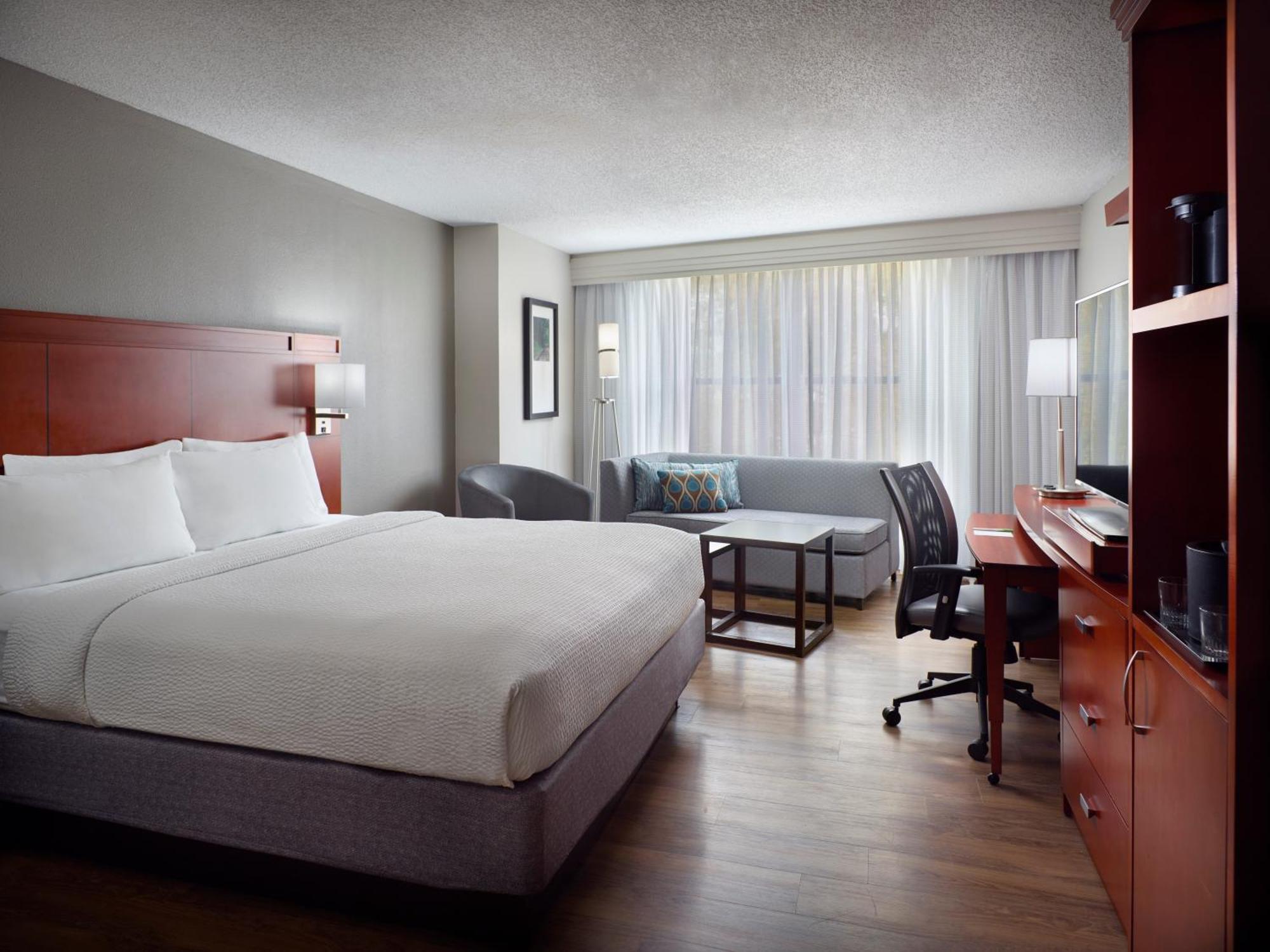 Courtyard Atlanta Decatur Downtown/Emory Hotel Ngoại thất bức ảnh