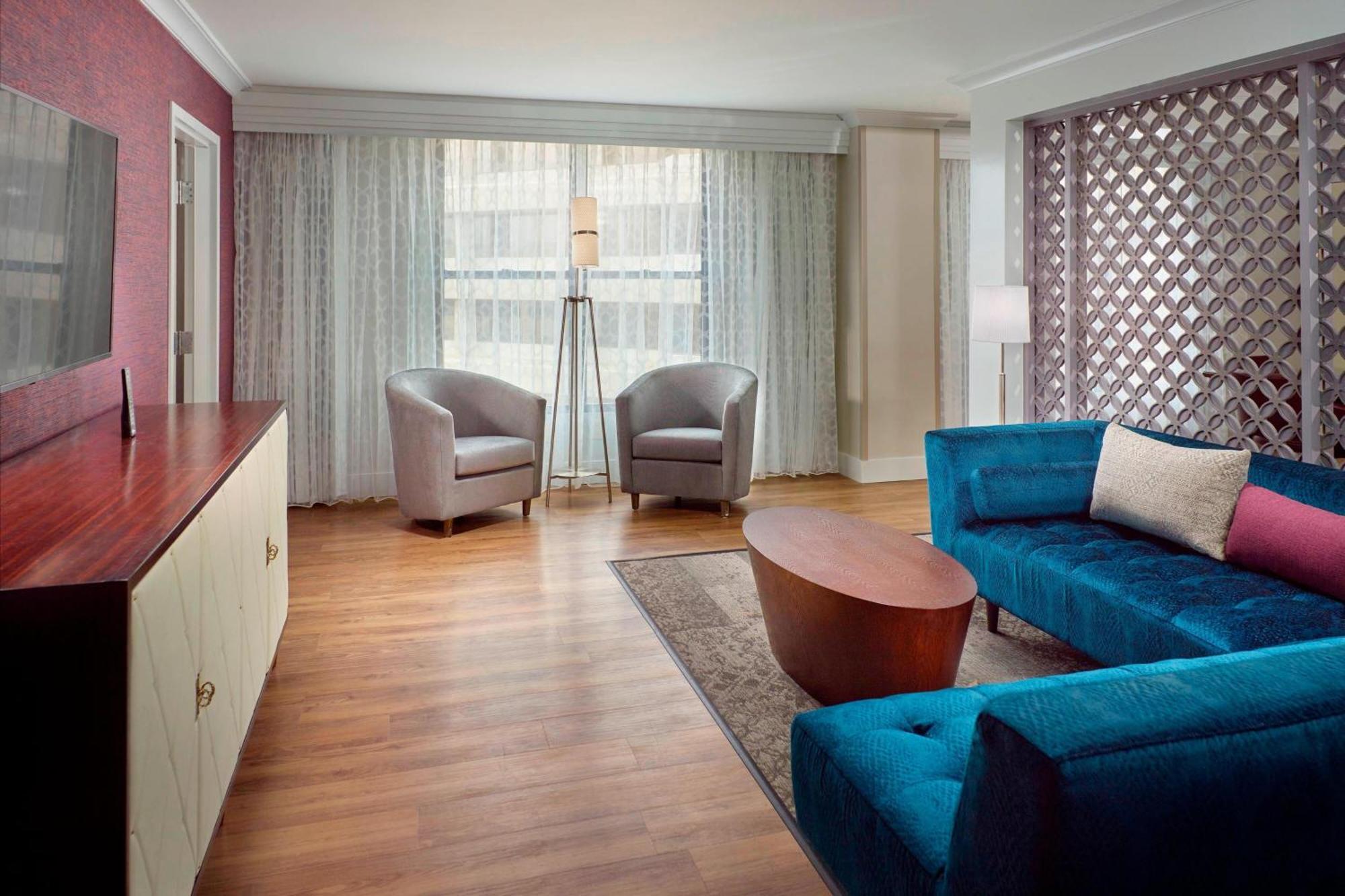 Courtyard Atlanta Decatur Downtown/Emory Hotel Ngoại thất bức ảnh