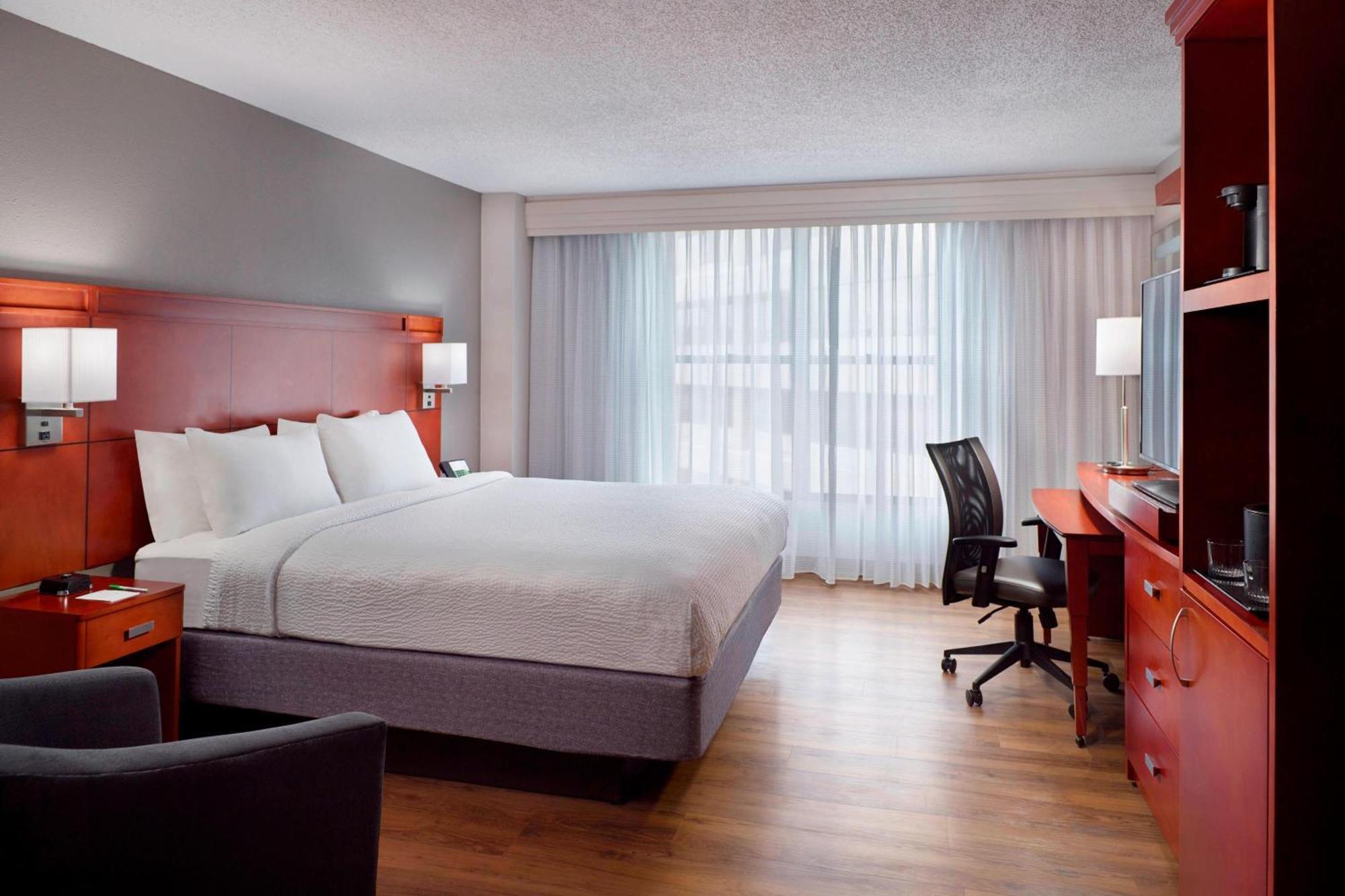 Courtyard Atlanta Decatur Downtown/Emory Hotel Ngoại thất bức ảnh