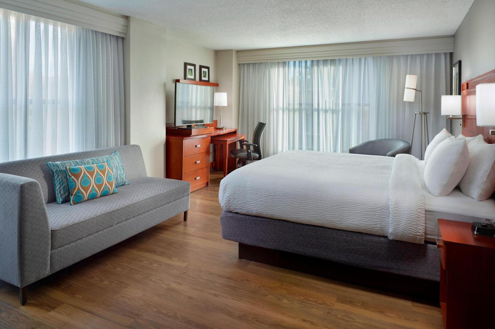 Courtyard Atlanta Decatur Downtown/Emory Hotel Ngoại thất bức ảnh