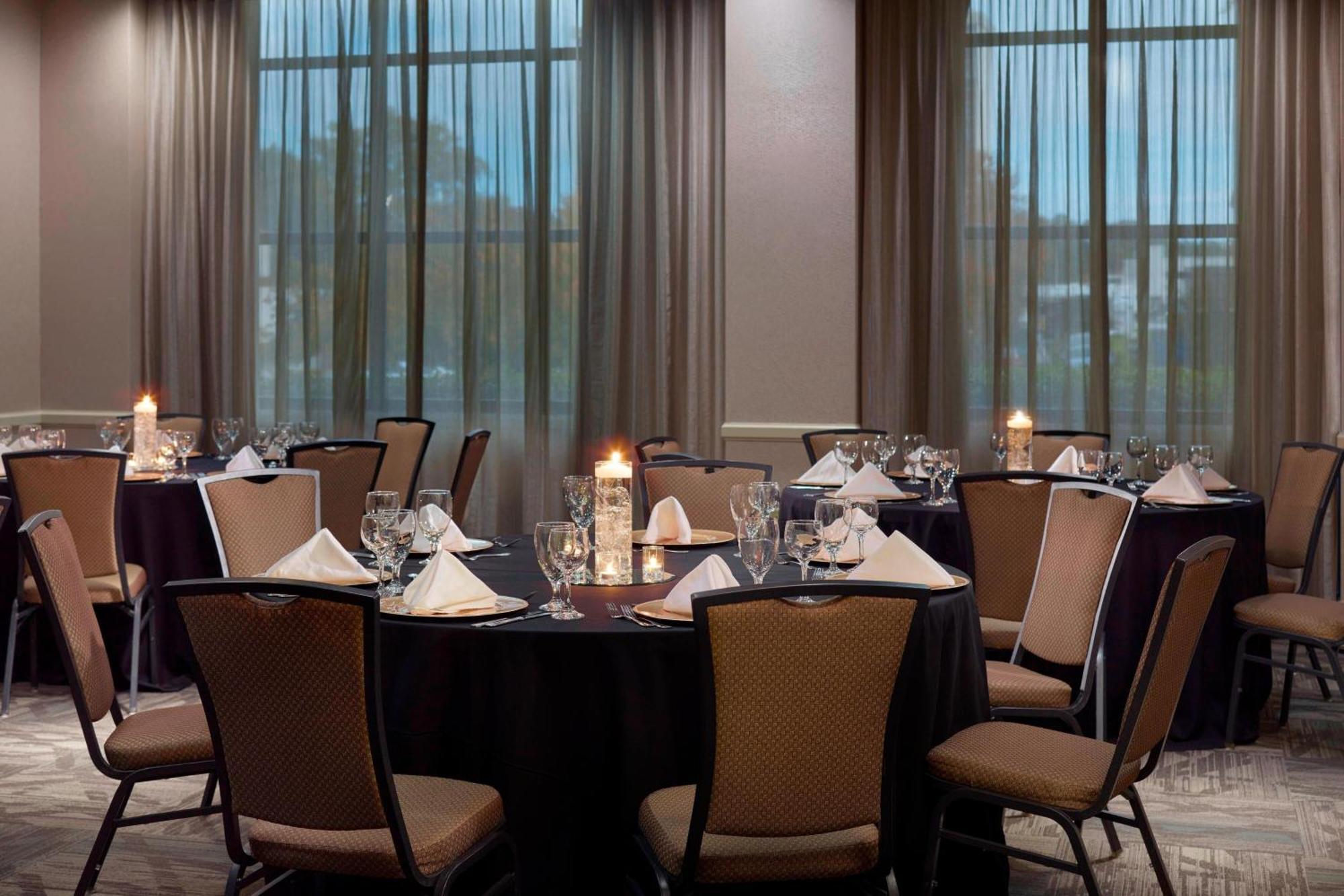 Courtyard Atlanta Decatur Downtown/Emory Hotel Ngoại thất bức ảnh